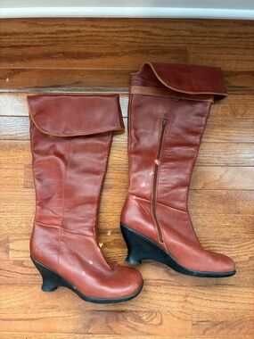 John Henry (Fluevog) / Women's Fold-Over Tall Leather Boots in Chestnut Brown